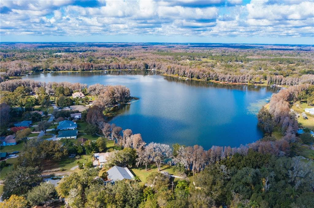 125 LAKE HOBBS ROAD