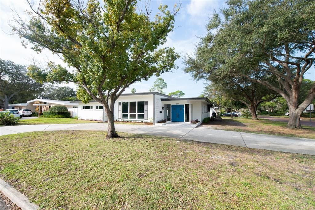 330 60TH STREET N ST PETERSBURG, FL 33710