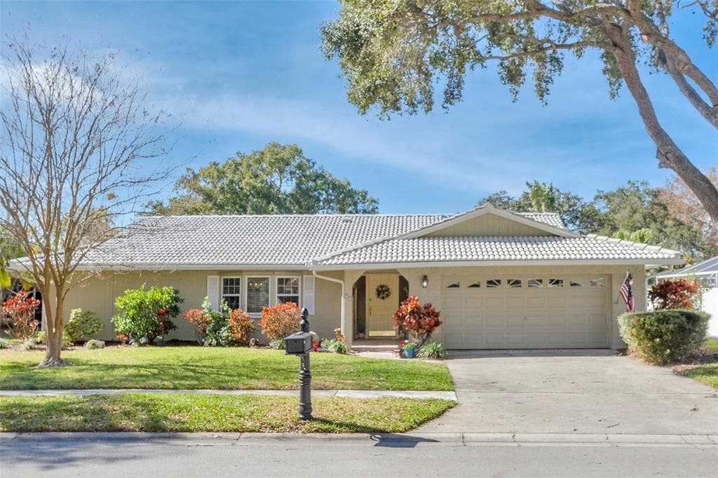 20 PELICAN PLACE PALM HARBOR, FL 34683