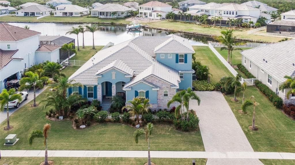 851 MANNS HARBOR DRIVE APOLLO BEACH, FL 33572