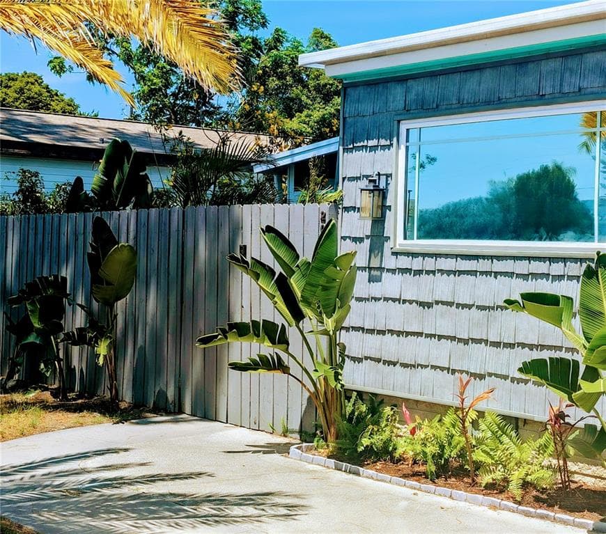 2010 KEPNER DRIVE HOLIDAY, FL 34691