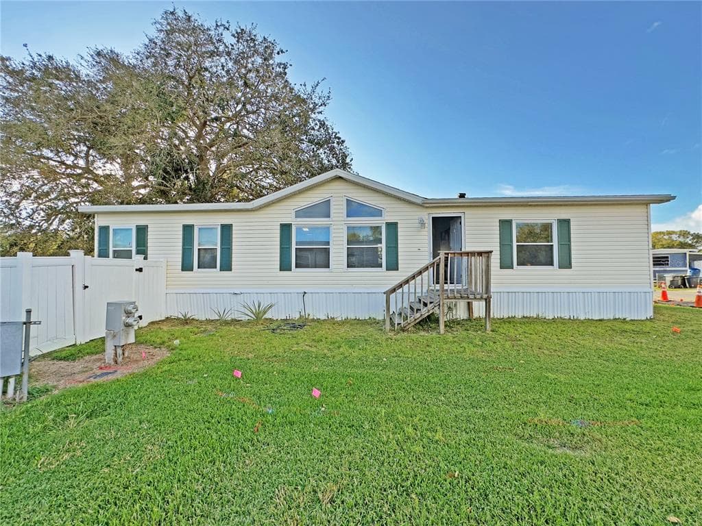 338 1ST AVENUE N LAKE WALES, FL 33859