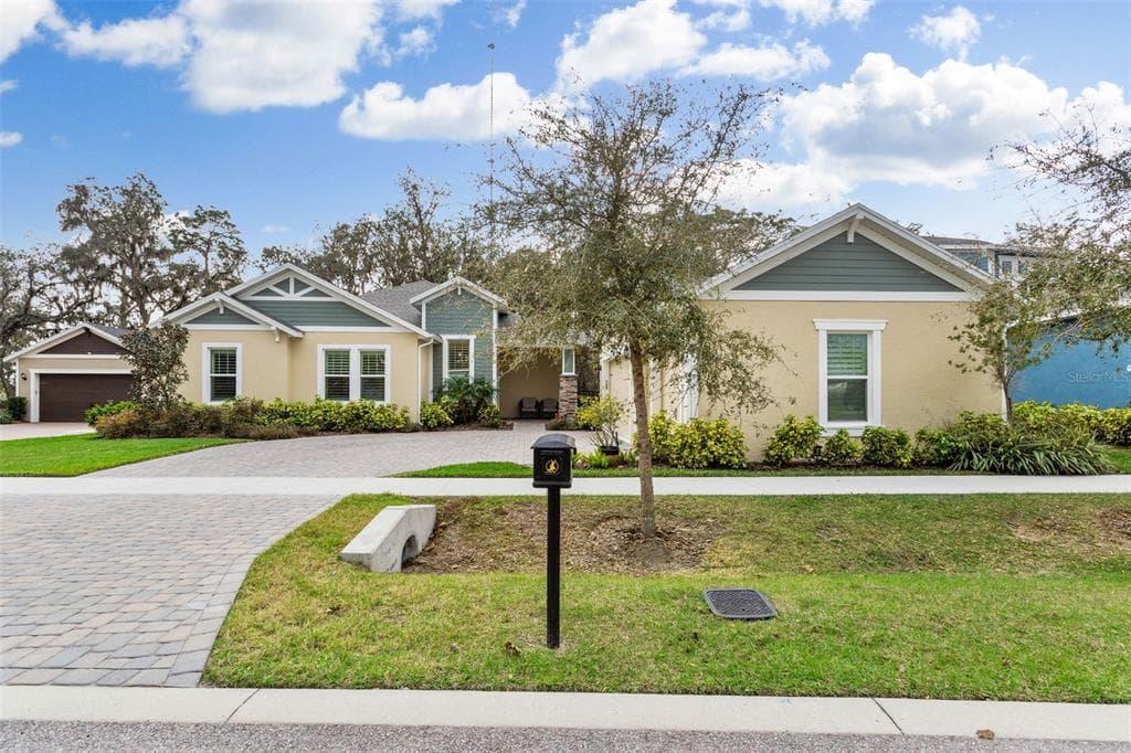 13903 LAKE FISHHAWK DRIVE LITHIA, FL 33547