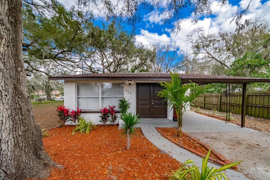 616 E SPRUCE STREET PLANT CITY, FL 33563