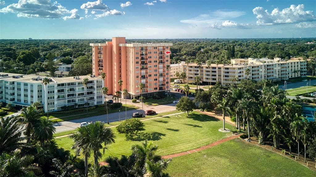 1120 N SHORE DRIVE NE UNIT 1001 ST PETERSBURG, FL 33701