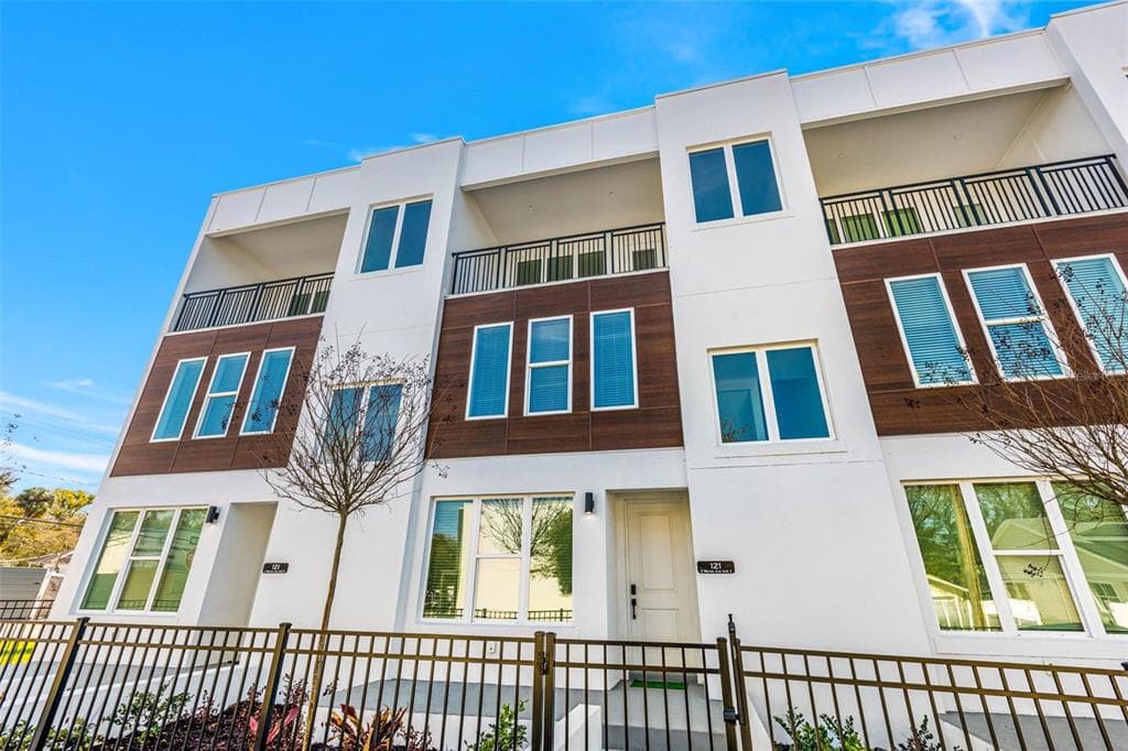 120 E GLADYS STREET UNIT 3 TAMPA, FL 33602