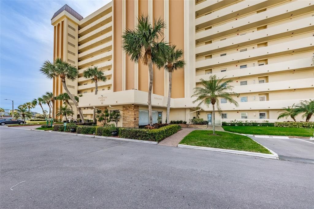 4525 COVE CIRCLE UNIT 901 ST PETERSBURG, FL 33708