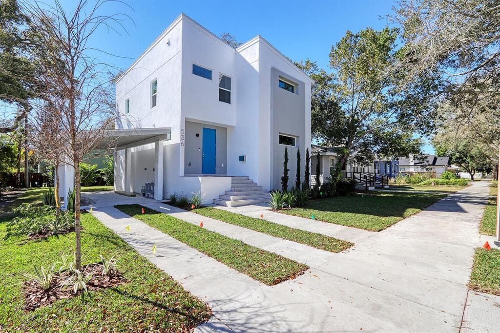536 13TH AVE S ST PETERSBURG, FL 33701