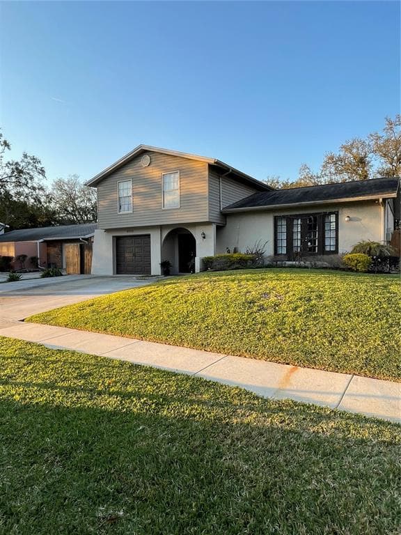 8233 VASSAR CIRCLE TAMPA, FL 33634
