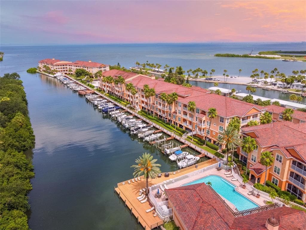 5000 CULBREATH KEY WAY UNIT 9317 TAMPA, FL 33611