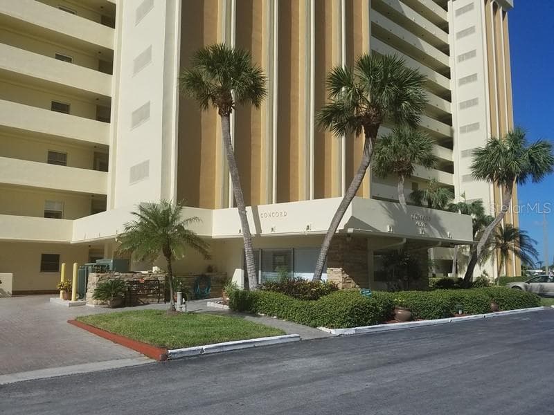 4525 COVE CIRCLE UNIT 408 ST PETERSBURG, FL 33708