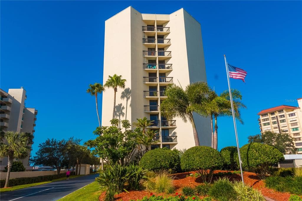 690 ISLAND WAY UNIT 708 CLEARWATER, FL 33767