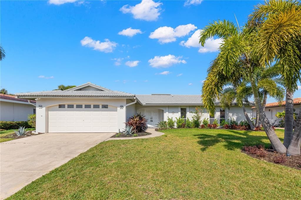 1951 MICHIGAN AVENUE NE ST PETERSBURG, FL 33703