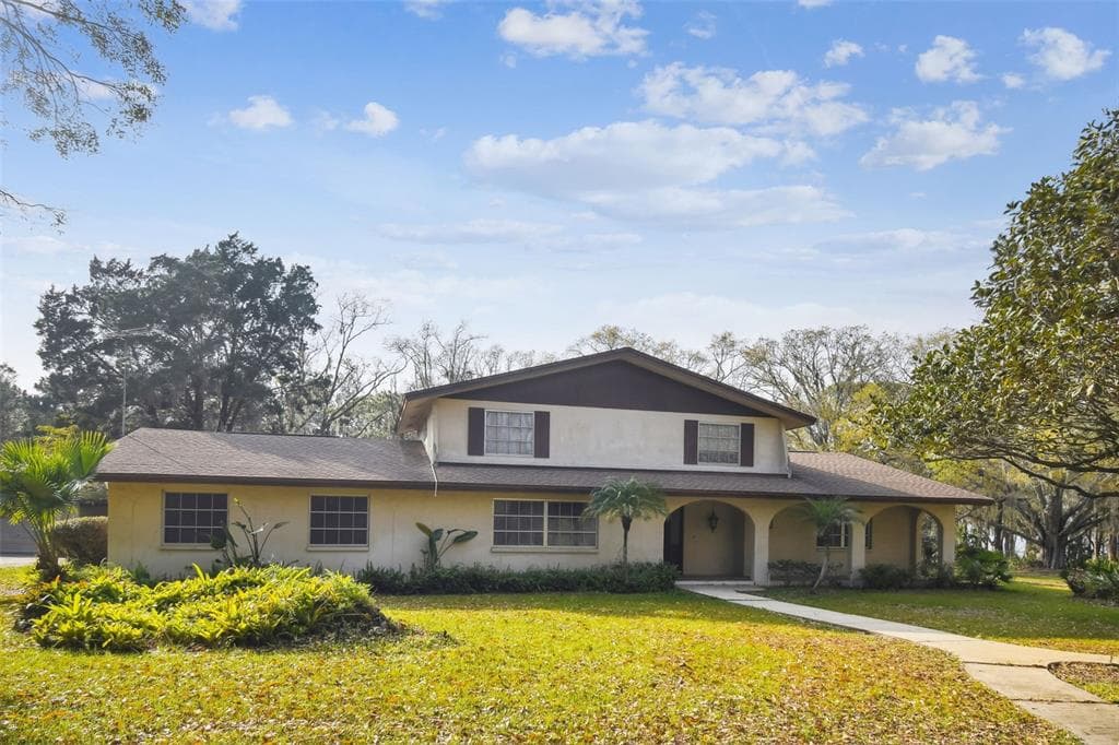 2546 BRYAN LANE