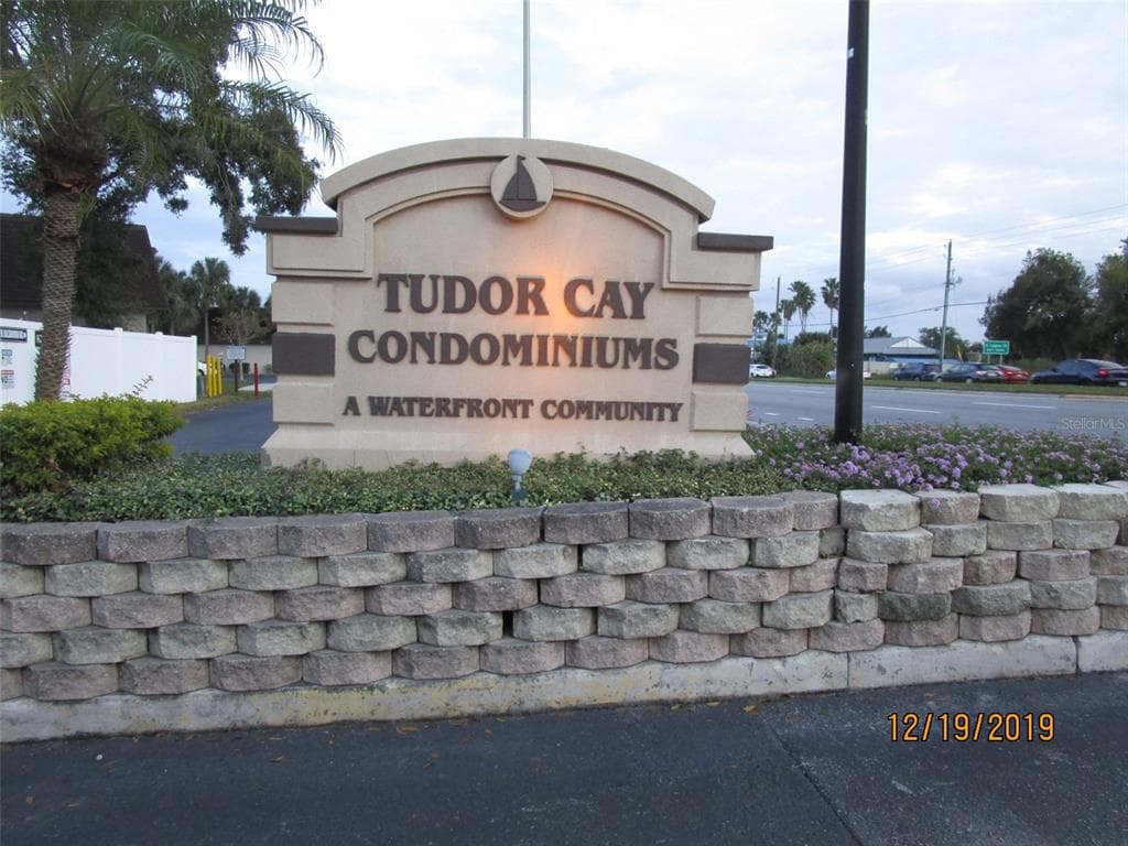 9005 TUDOR DRIVE TAMPA, FL 33615