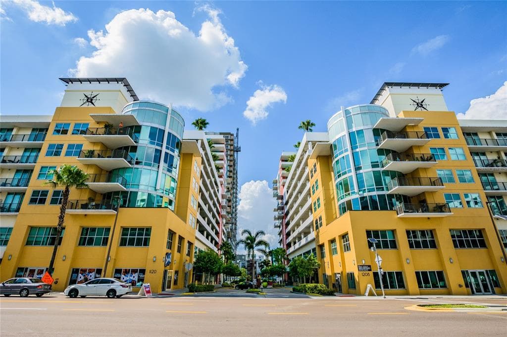 1120 E KENNEDY BOULEVARD UNIT 1025 TAMPA, FL 33602
