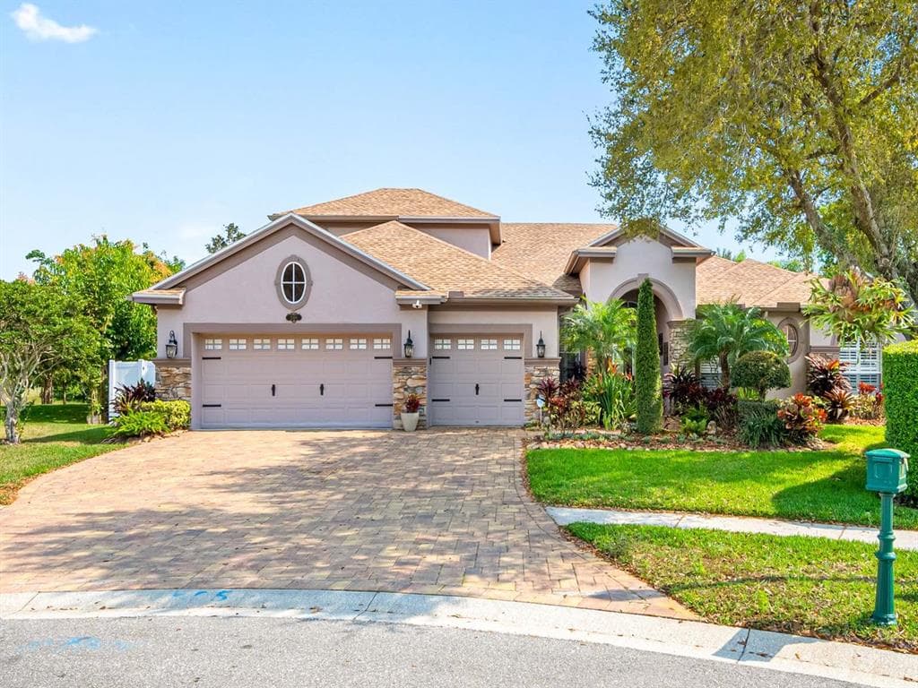 2104 CLIMBING IVY DRIVE