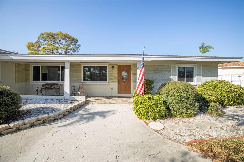 1251 37TH AVENUE NE ST PETERSBURG, FL 33704