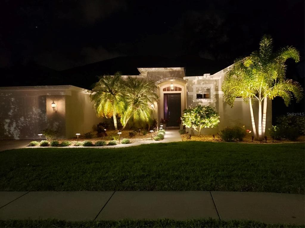 1670 HERITAGE OAKS COURT
