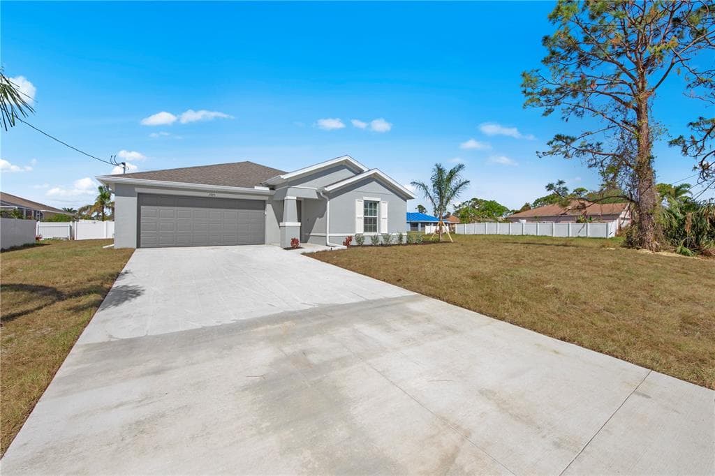 141 HERCULES DRIVE ROTONDA WEST, FL 33947