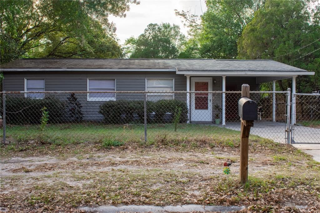 8604 TUPELO DRIVE TAMPA, FL 33637