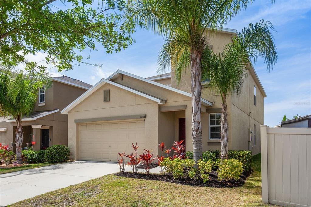 6834 BLUE MOON WAY SUN CITY CENTER, FL 33573