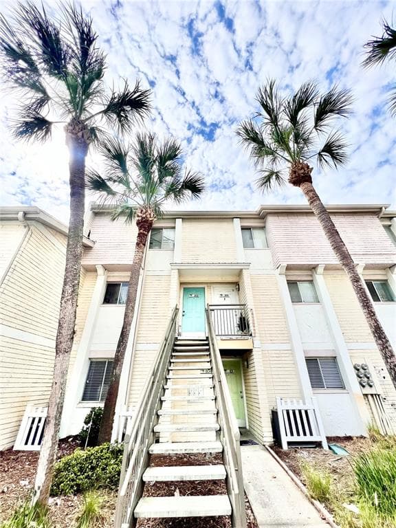 8047 PALMERA POINTE CIRCLE UNIT 202