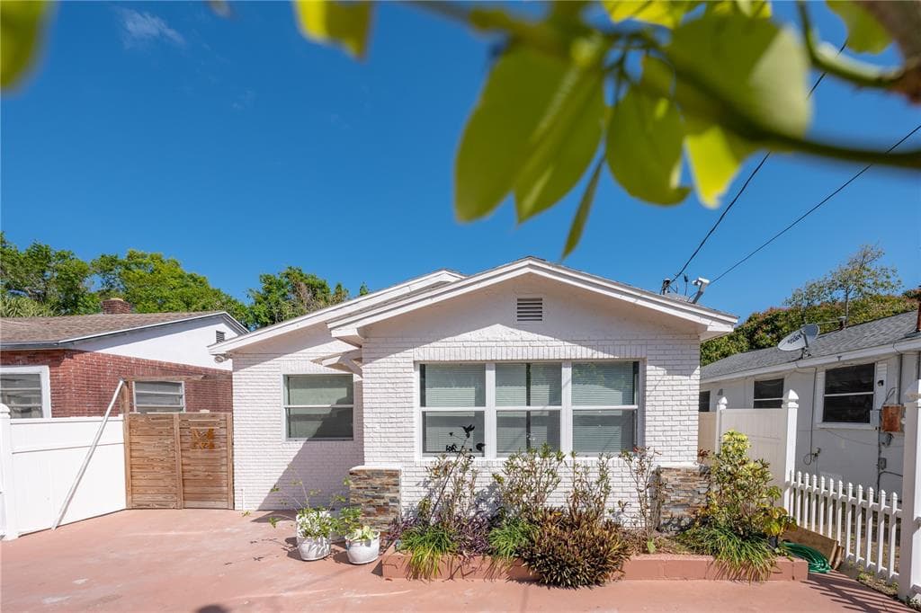3427 W PALMETTO STREET