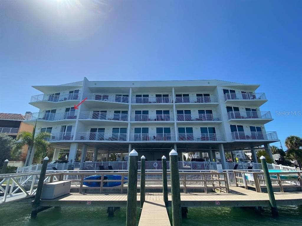 10091 GULF BOULEVARD UNIT 305E TREASURE ISLAND, FL 33706
