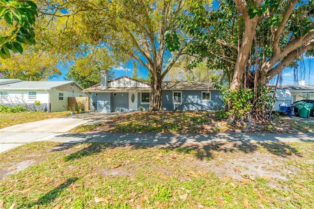 8525 PORTULACA AVENUE SEMINOLE, FL 33777