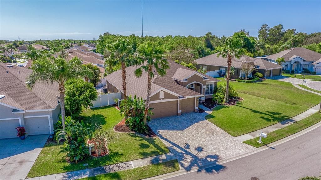 2504 BAY FIELD COURT