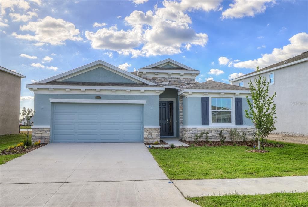 8985 FORGE BREEZE WESLEY CHAPEL, FL 33545