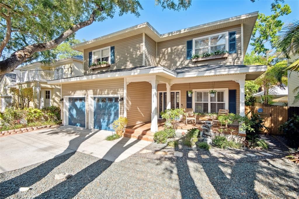 5218 S JULES VERNE COURT TAMPA, FL 33611