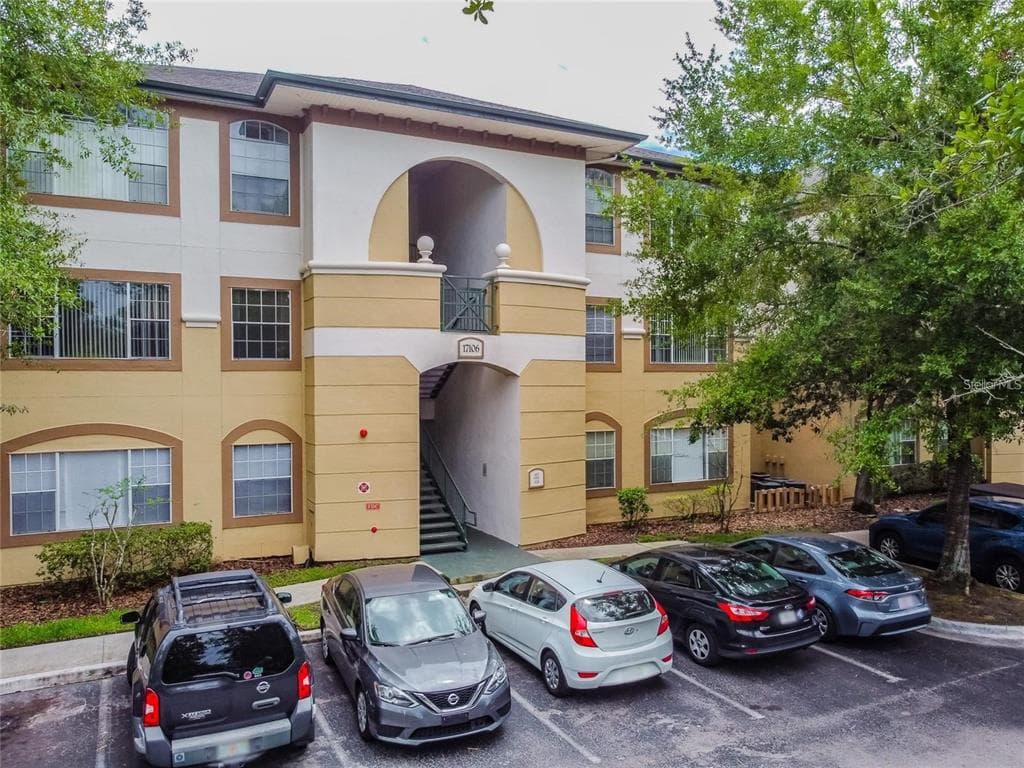 17104 CARRINGTON PARK DRIVE UNIT 502 TAMPA, FL 33647