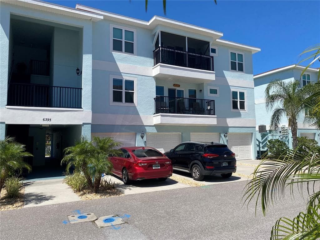 6395 BANYAN BOULEVARD UNIT 204
