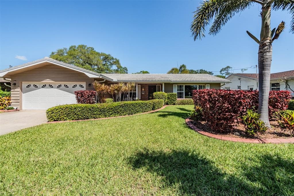 2436 SUMMERLIN DRIVE CLEARWATER, FL 33764