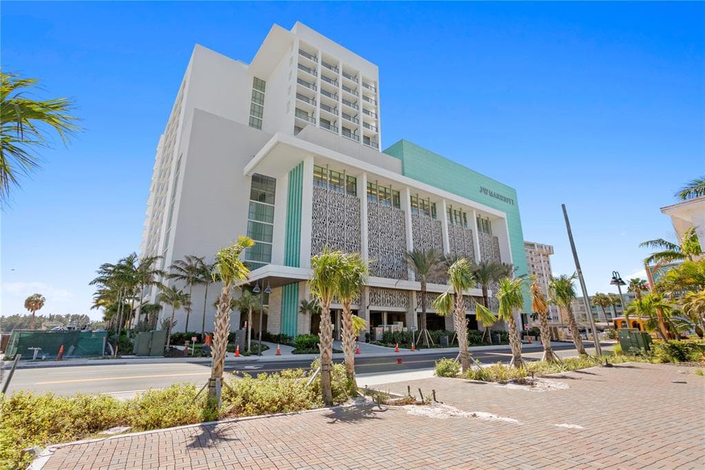 691 S GULFVIEW BOULEVARD UNIT 1410 CLEARWATER BEACH, FL 33767