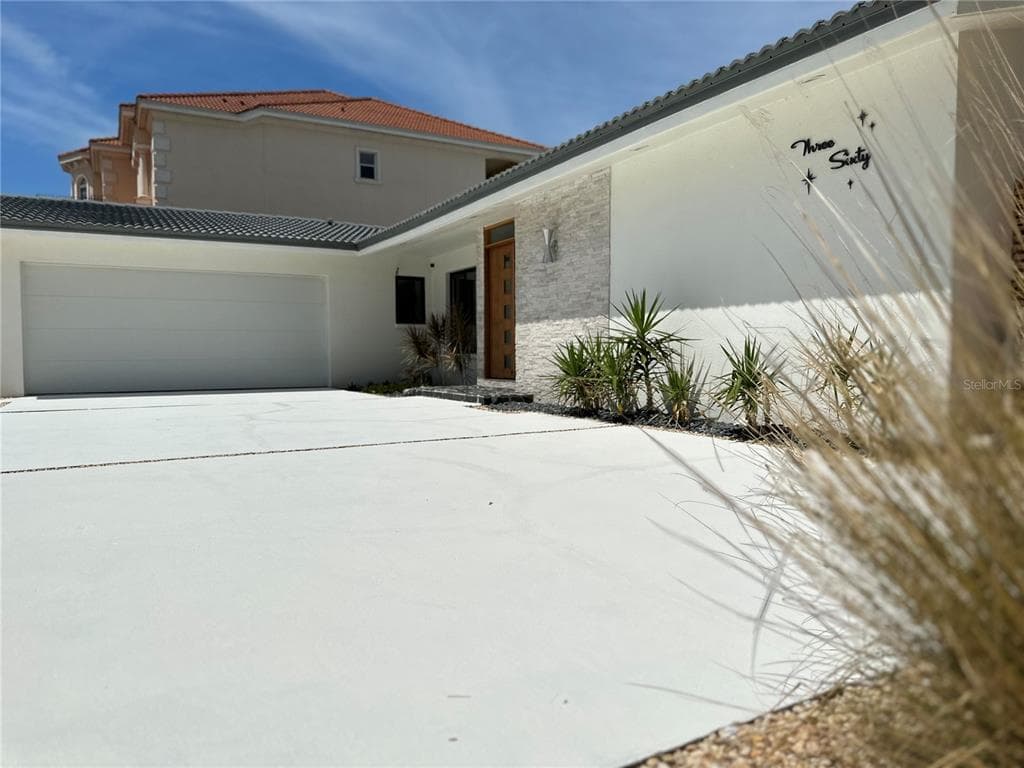 360 PALM ISLAND NE CLEARWATER BEACH, FL 33767