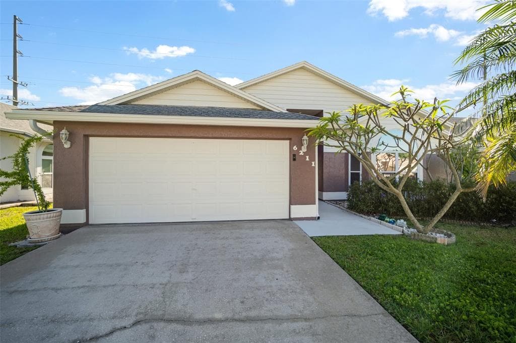 6211 EGRET DRIVE LAKELAND, FL 33809