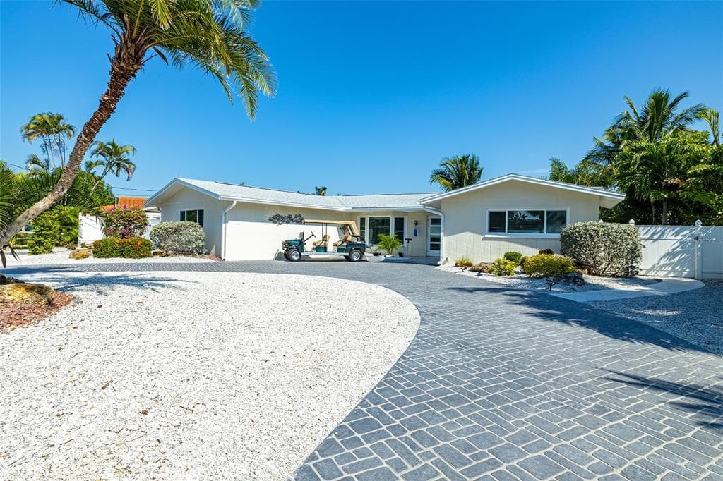 452 HARBOR DRIVE N