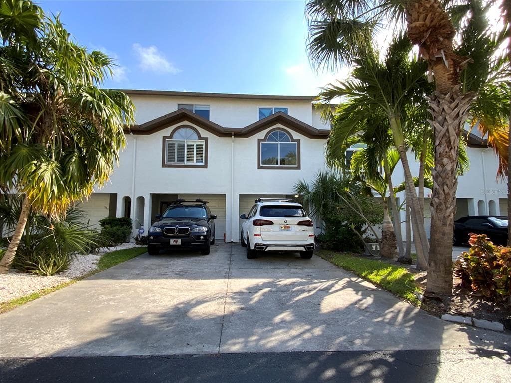 399 MADEIRA CIRCLE TIERRA VERDE, FL 33715