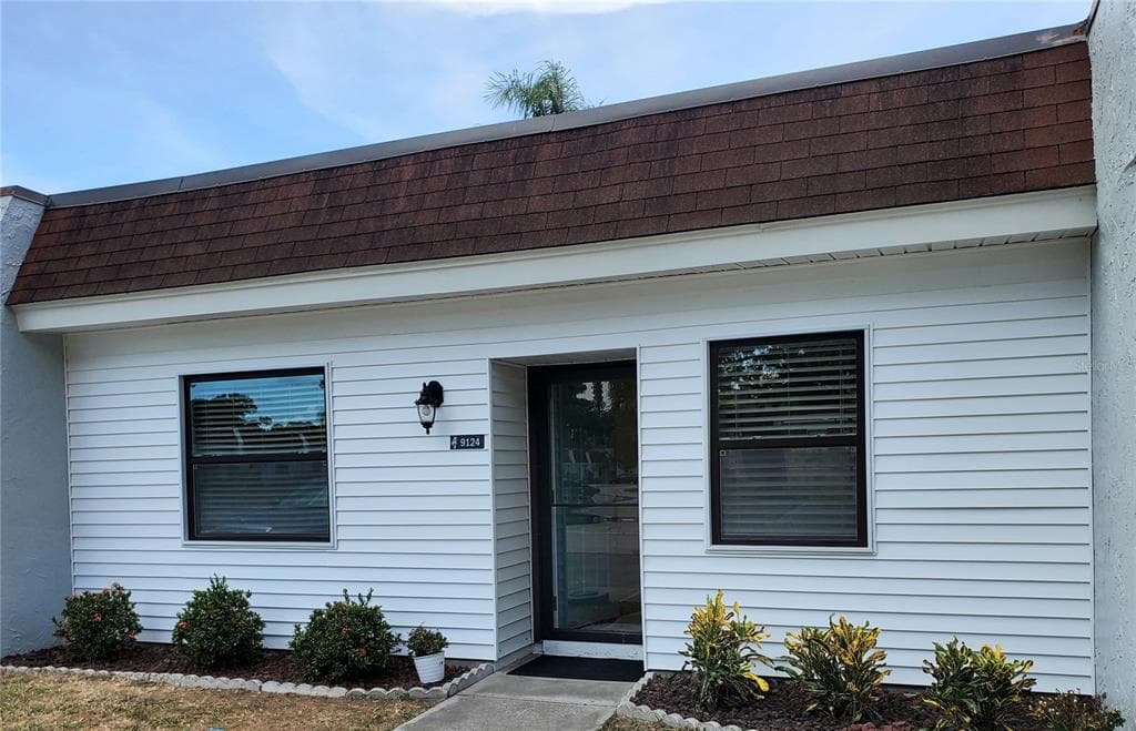 9124 OAKWOOD LN UNIT 9124 SEMINOLE, FL 33776