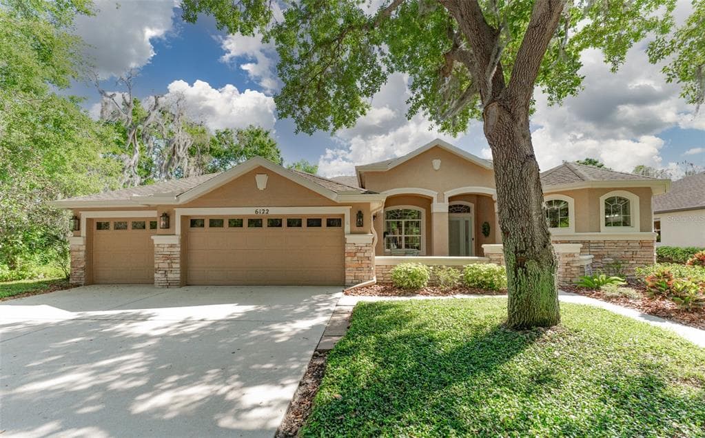 6122 IBISPARK DRIVE LITHIA, FL 33547