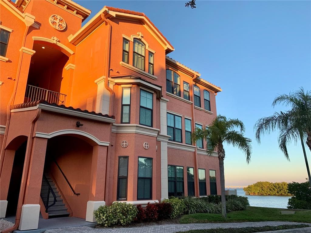2732 VIA MURANO UNIT 526 CLEARWATER, FL 33764