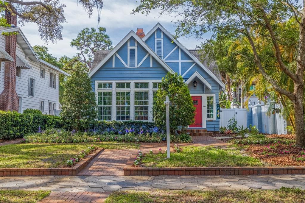 140 18TH AVENUE N ST PETERSBURG, FL 33704