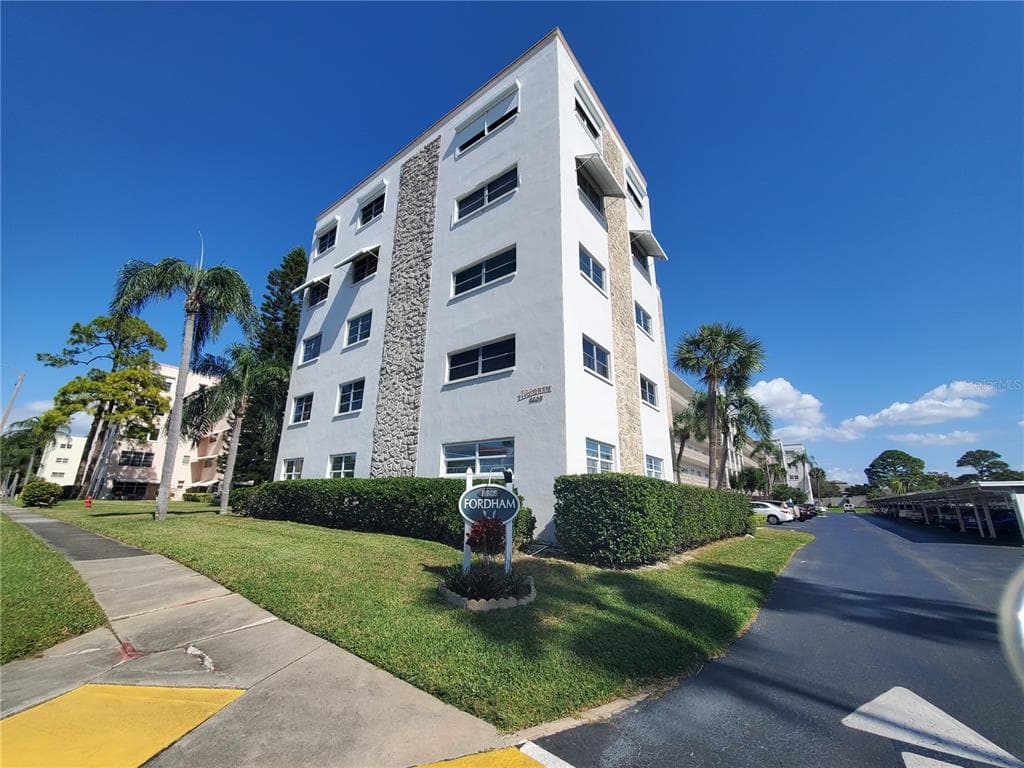 5603 80TH STREET N UNIT 111 ST PETERSBURG, FL 33709