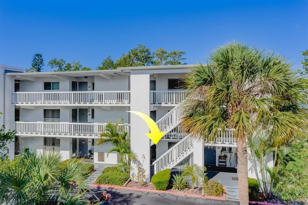 2944 W BAY DRIVE UNIT 102 BELLEAIR BLUFFS, FL 33770