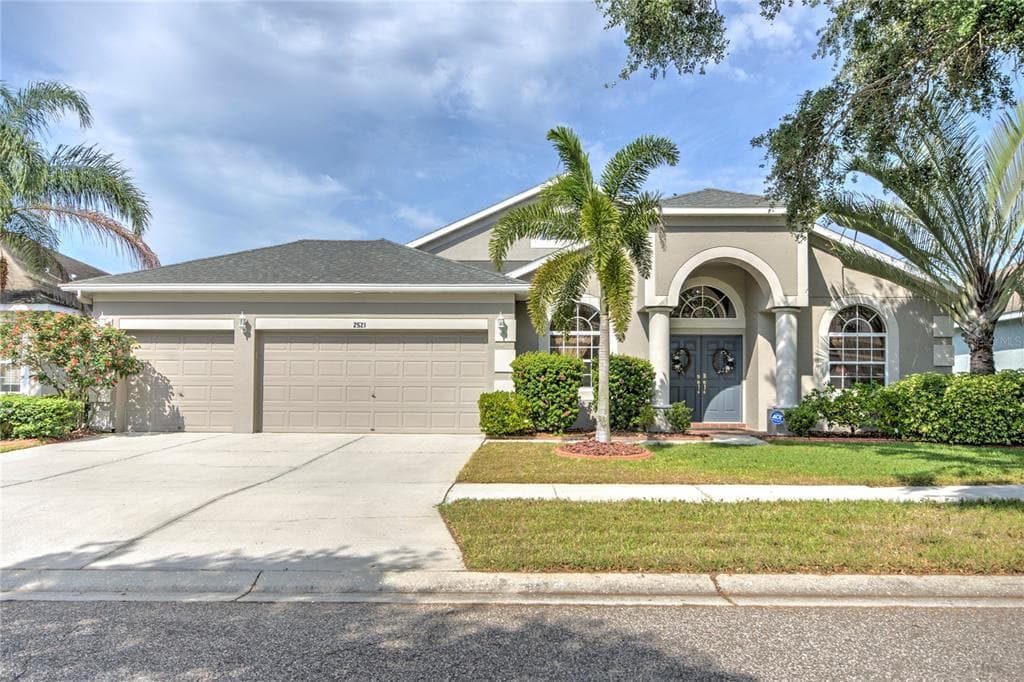2521 YUKON CLIFF DRIVE RUSKIN, FL 33570