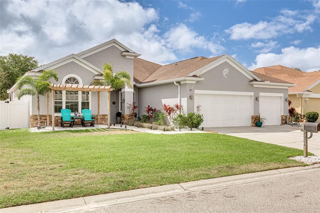 8904 TENNIS COURT NEW PORT RICHEY, FL 34655