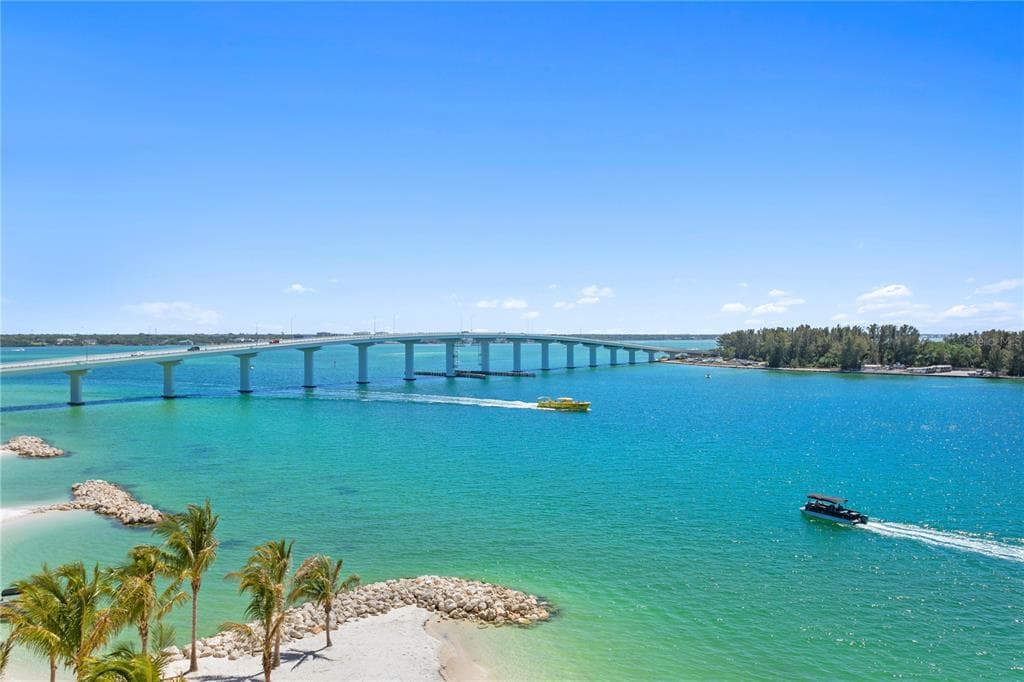 691 S GULFVIEW BOULEVARD UNIT 1412 CLEARWATER BEACH, FL 33767